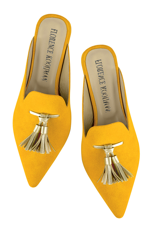 Yellow and gold women's loafer mules. Pointed toe. Flat flare heels. Top view - Florence KOOIJMAN